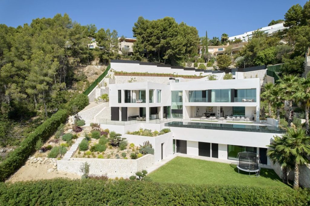 Luxuriöses Einfamilienhaus mit spektakulärem Meerblick – Immobilie des Monats August 2023