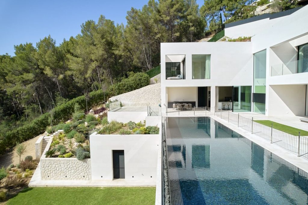Luxuriöses Einfamilienhaus mit spektakulärem Meerblick – Immobilie des Monats August 2023