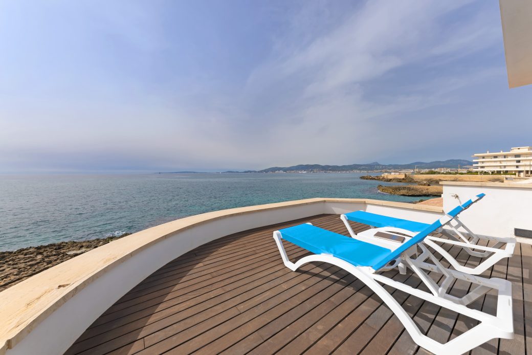 Villa direkt am Meer in erster Meereslinie – Immobilie des Monats Dezember 2022