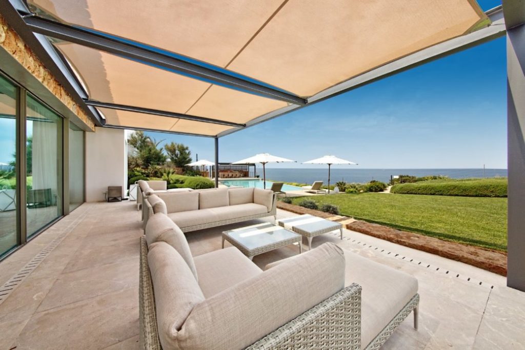 Villa in erster Meereslinie in Santa Ponsa – Immobilie des Monats Juli 2021